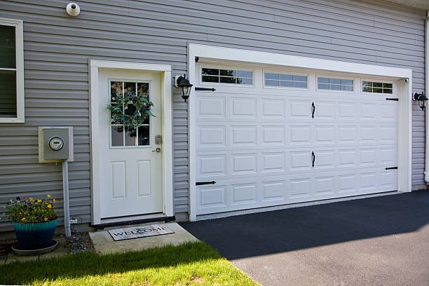 24/7 Emergency Garage Door Panel Replacement experts in Utica, NE